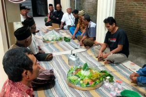 Bapak Imam Moeladi Gelar Tasyakuran di Punden Dusun Mbatan, Desa Sumberejo Bersama Warga