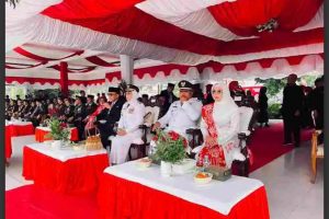 Di Bawah Satu Merah Putih — Rakyat Berdiri di Terik, Penguasa Berteduh Oleh: Aktivis Berau