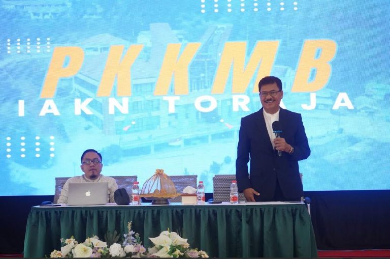 Kombes Pol (purn)Dr. Darma lelepadang di PKKMB IAKN Toraja: Karakter Lebih Penting dari IPK