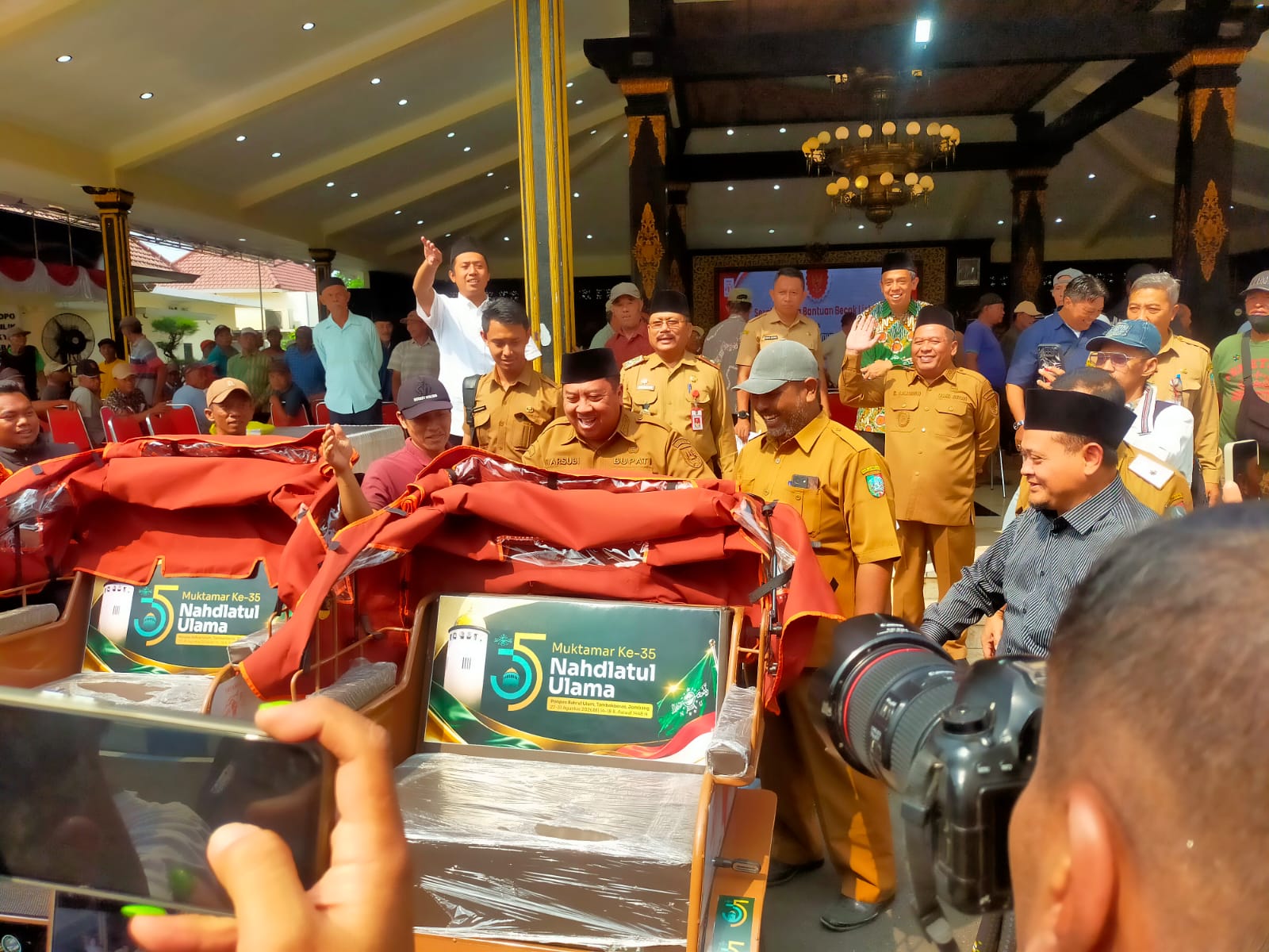 Bupati Jombang Terima Bantuan Becak Listrik dari Presiden Prabowo, Perkuat Kesiapan Transportasi Muktamar ke-35