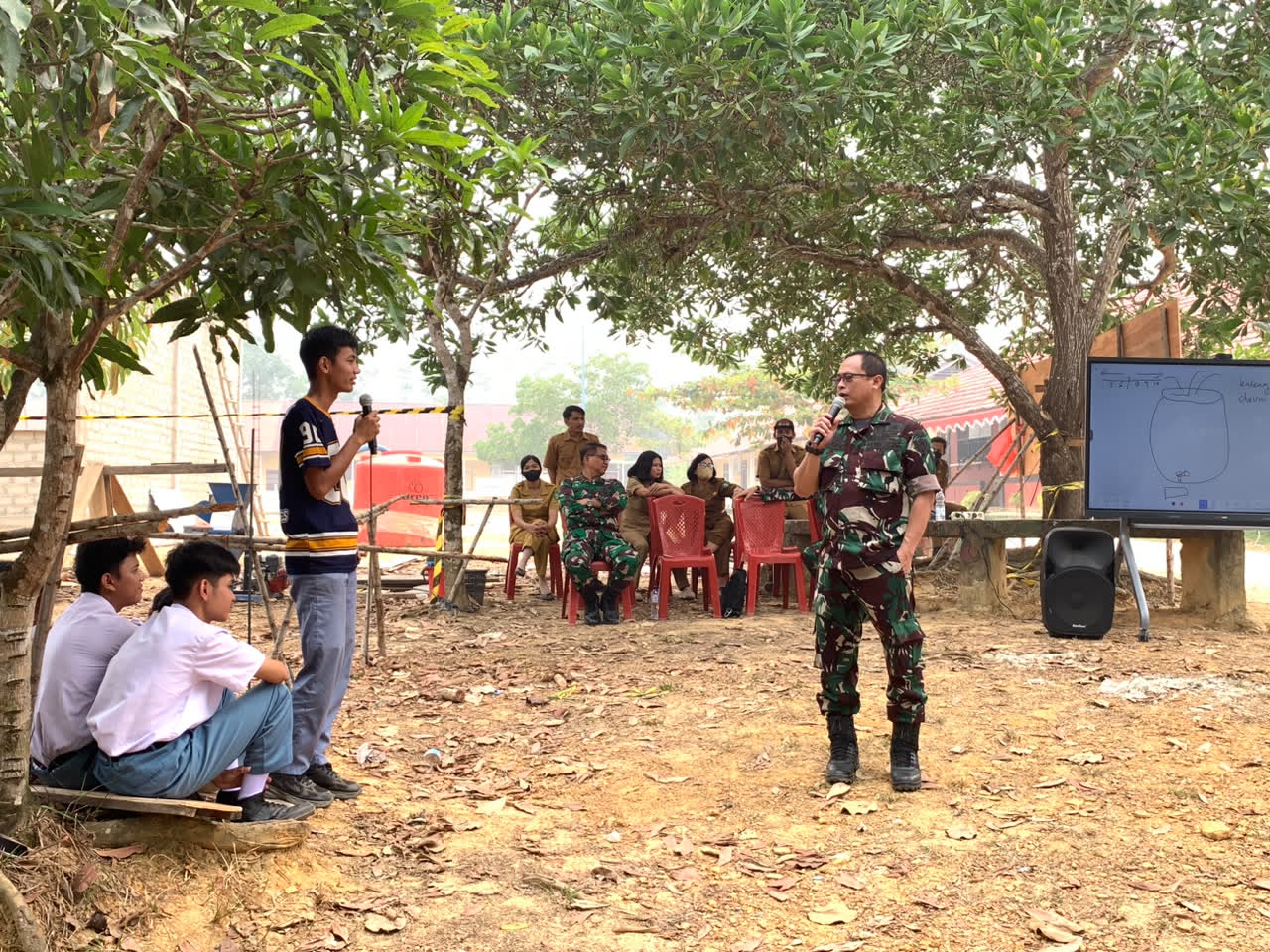 Demplot Satgas Karhutla TNI, Laboratorium Uji Pupuk bersama SMK Negeri Kayan Hilir