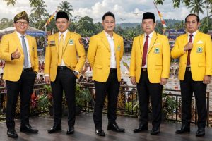 Semarak HUT Golkar ke-62, PK Golkar Alalak Gelar Lomba Dayung Perahu Tradisional Piala Bergilir se-Kalsel